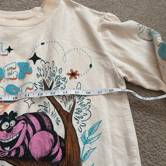 Disney Alice In Wonderland crewneck size small - Picture 3 of 10
